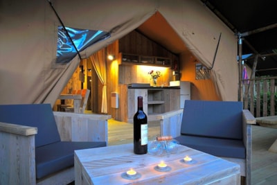 Woody Lodge with bathroom facilities — 2