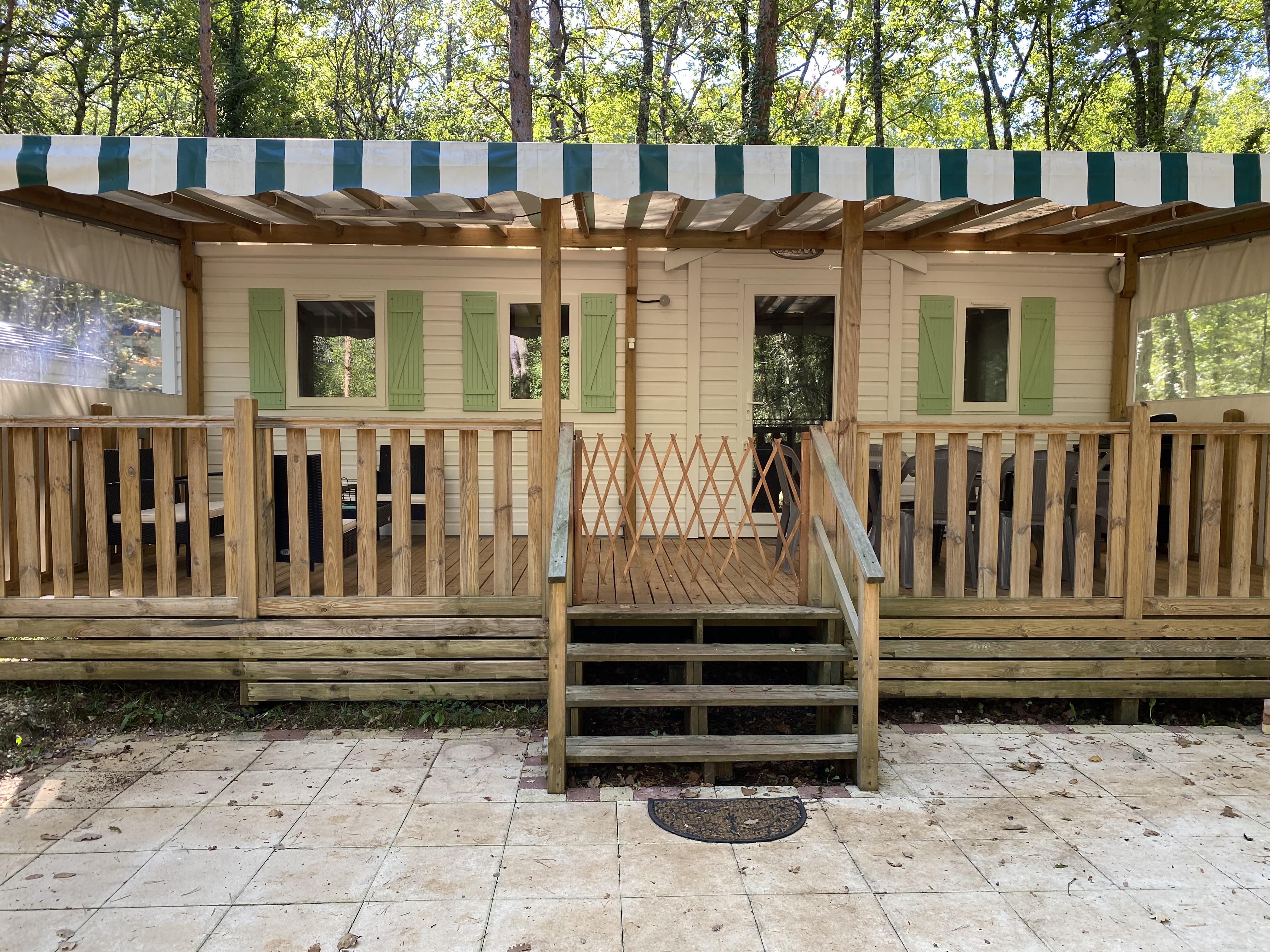 Accommodation - Mobile-Home Comfort Super Titania - 3 Bedrooms - Television - CAMPING LA FORET