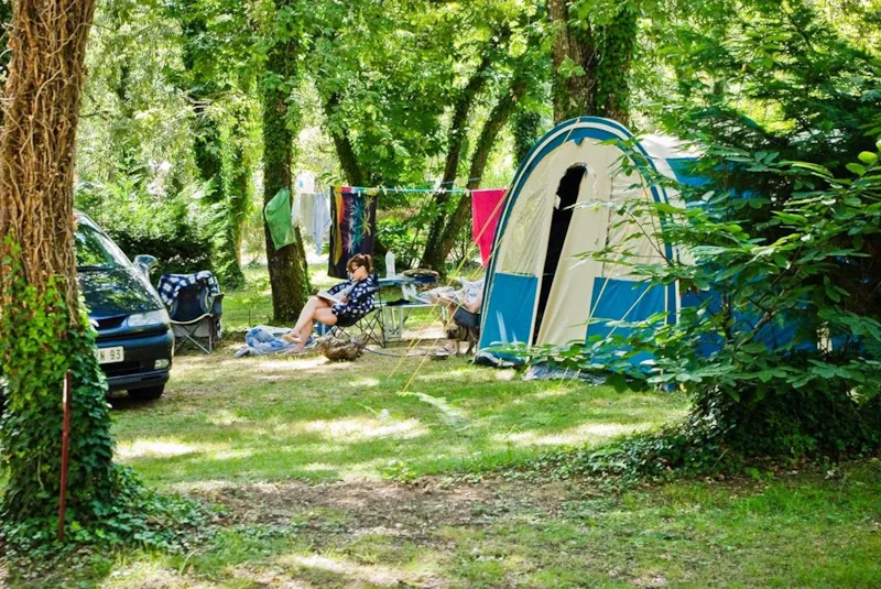 Emplacement Nature  10 A  Pour 2 Pers