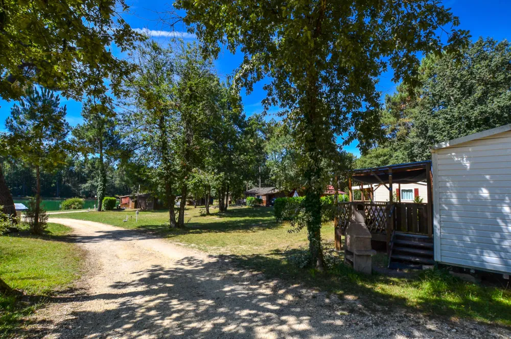 Location - Mobil Home Essentiel  Vue Sur L'étang 2Ch - Gaia Ecolodge