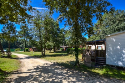 Essential mobile home with view of the lake - 2 bedrooms