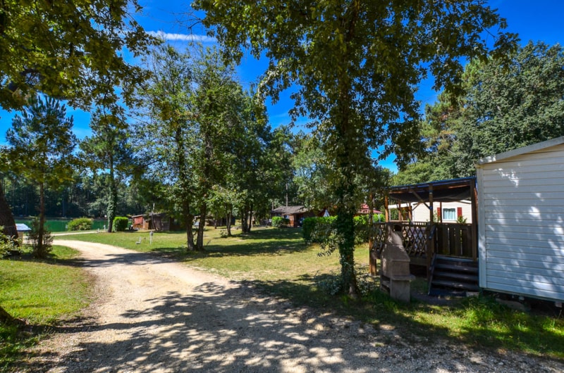 Essential mobile home with view of the lake - 2 bedrooms