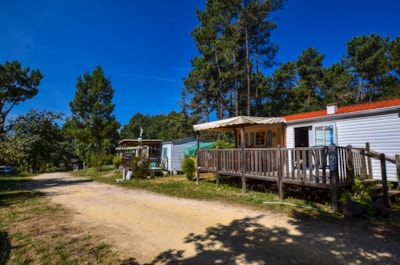 Essential mobile home with view of the lake - 2 bedrooms