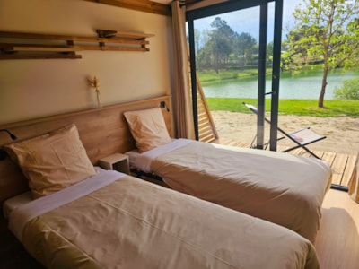 Premium 2-bedroom, 2-bathroom chalet facing the pond