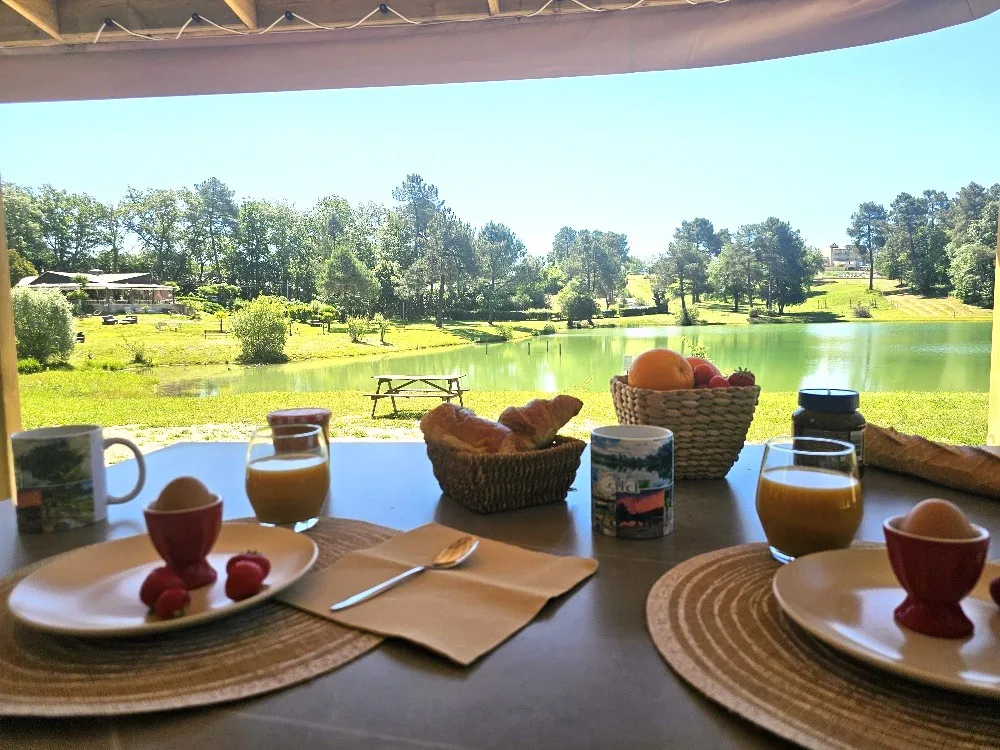 Location - Mobil Home Premium Face À L' Étang - Gaia Ecolodge