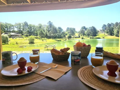 Casa Móvil Premium Frente Al Estanque