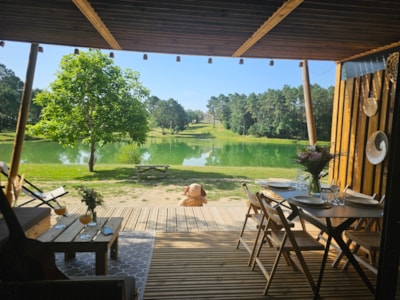 Premium 2-bedroom, 2-bathroom chalet facing the pond