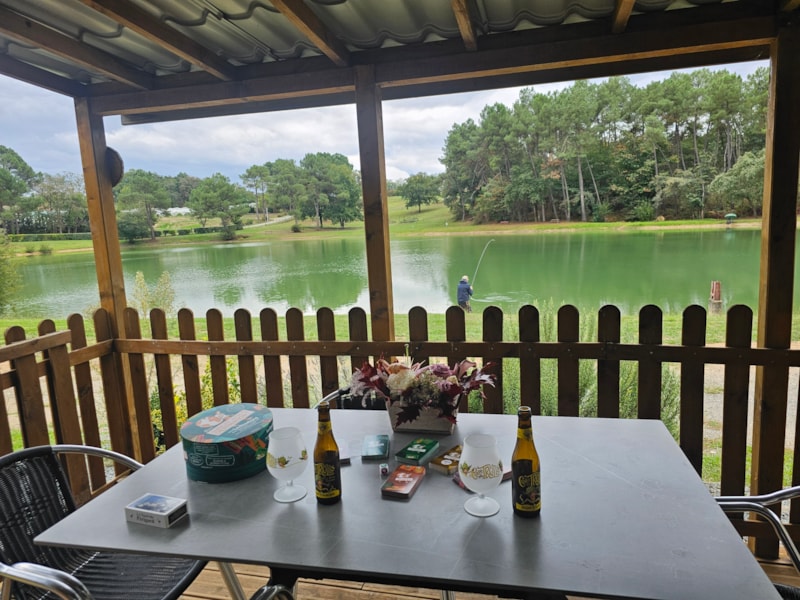 Cabin in front of the pond