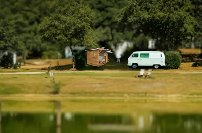 Ubicación Vip Frente Al Estanque Con Baño Y Cocina Privados