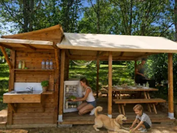Stellplatz - Vip-Standort Mit Blick Auf Den Teich, Mit Eigenem Bad Und Eigener Küche - Gaia Ecolodge
