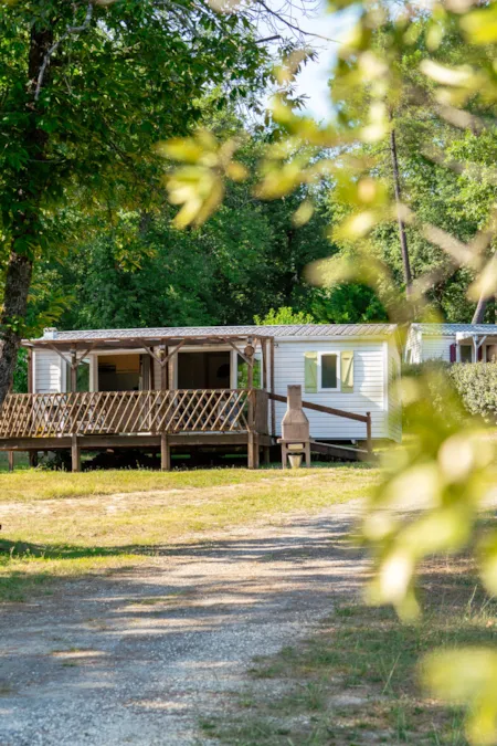 Accommodation - Essential Mobile Home With View Of The Lake - 2 Bedrooms - Gaia Ecolodge