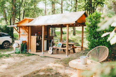 VIP LOCATION FACING THE LAKE WITH PRIVATE BATHROOM AND KITCHEN
