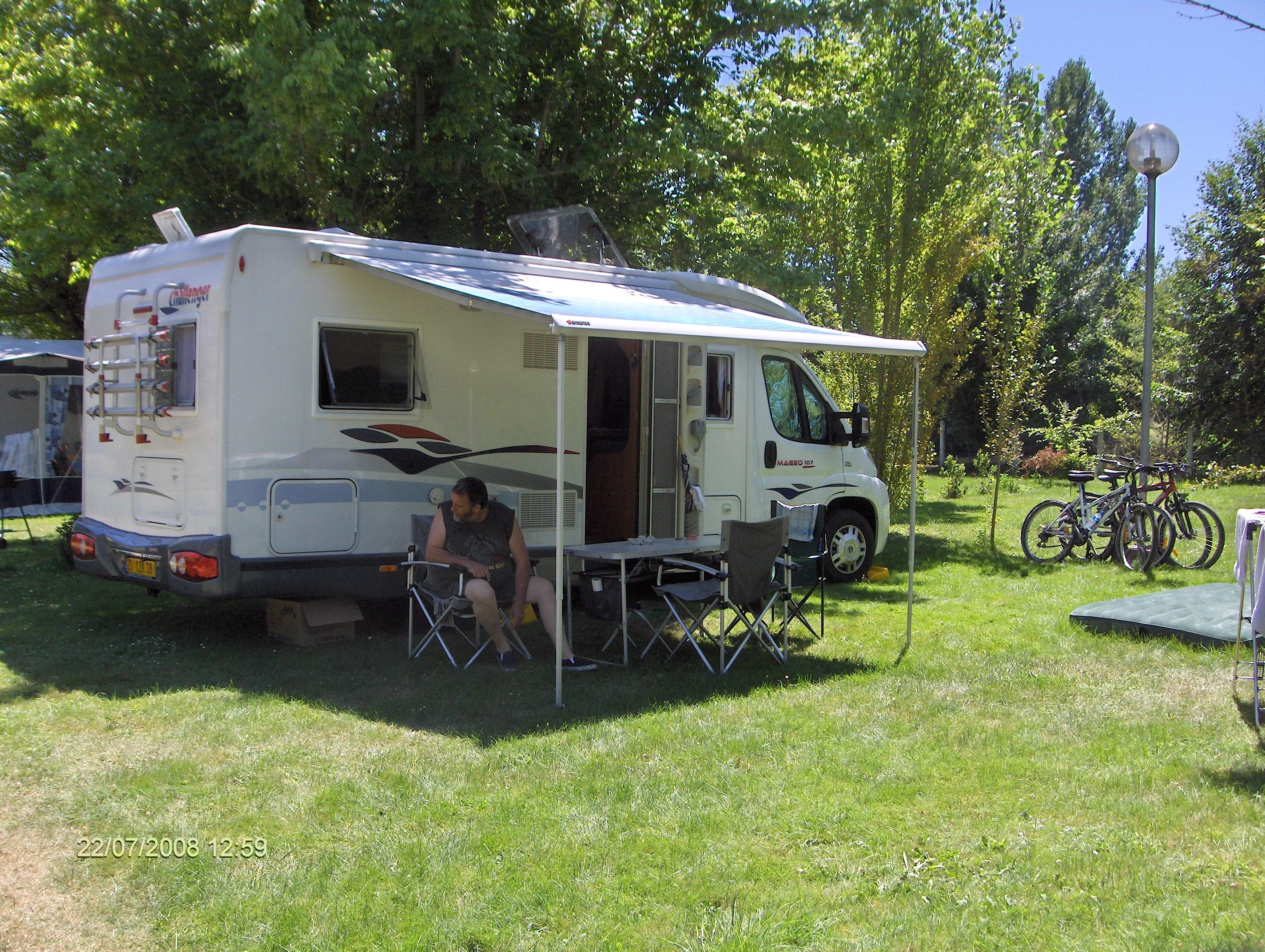 Pitch - Pitch + Camping-Car - Camping Le Plein Air Neuvicois