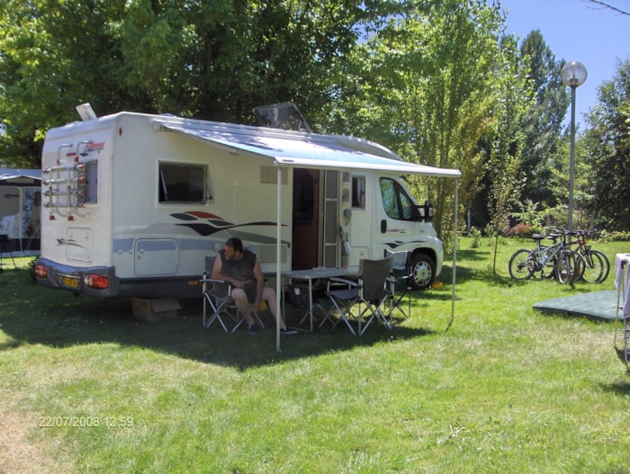 Forfait Camping Car (1 Emplacemet + 1 Camping Car + Électricité)