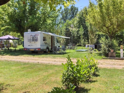 Campervan package (1 pitch + 1 campervan + electricity)