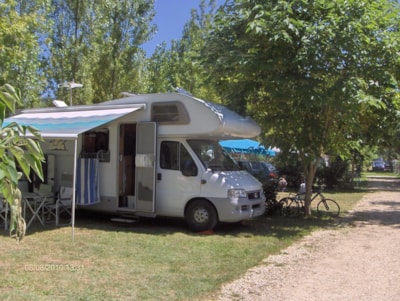 Campervan package (1 pitch + 1 campervan + electricity)