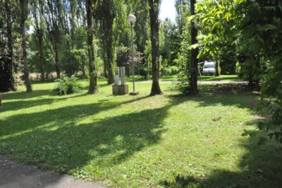 Simple package (1 person + 1 pitch + 1 bicycle or 1 car)