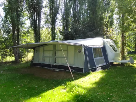 Accommodation - Caravane Marhi 1 Bedroom - Camping Le Plein Air Neuvicois