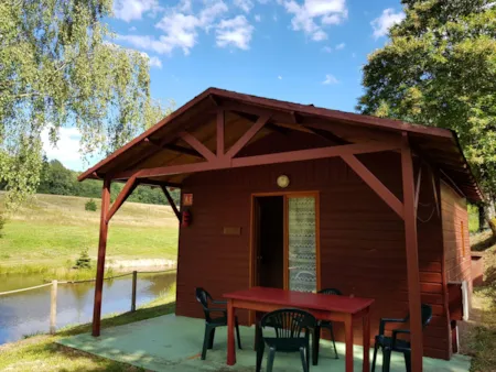 Huuraccommodatie(s) - Nature Chalet – Eenvoud En Uitzicht Op De Vijver, 2/4 Personen - 2 Slaapkame - Zonder Privé Sanitair - Camping La Ripole