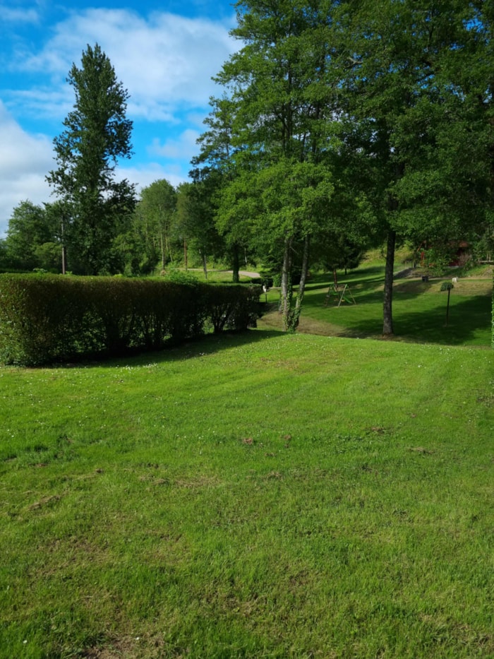 Emplacement Nature Paysagé - 1 Véhicule (Voiture, Cc Ou Moto) - Électricité 10A