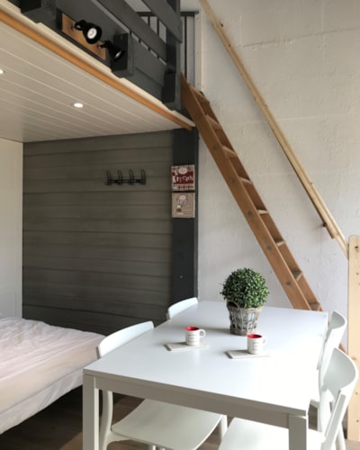 Cottage - TV