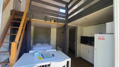 Cottage - TV