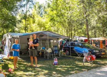 Pitch - Camping Pitch Package - 2 People Included / Night Without Electricity - Camping APV La Pélonie