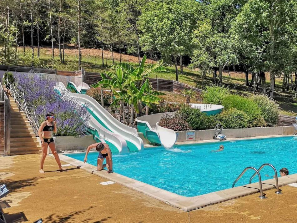 Camping APV La Pélonie