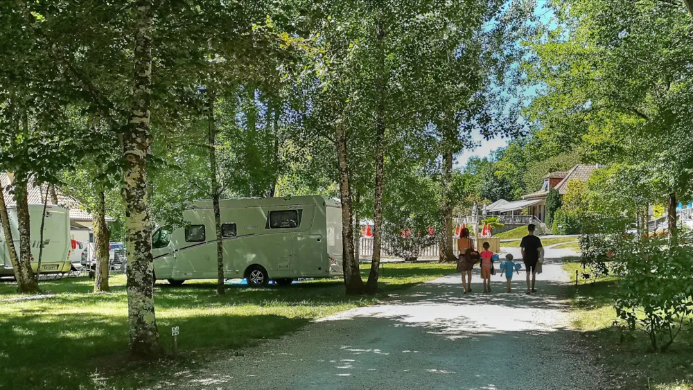 Camping APV La Pélonie