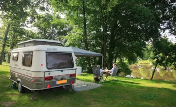 Emplacement - Emplacement Confort - 100 M² - Avec Électricité - Camping Le Périgord
