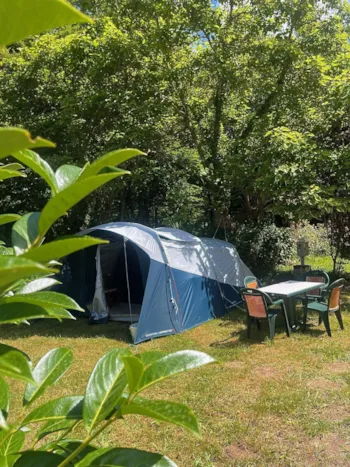 Emplacement - Tente Équipée : Prêt À Camper - 21 M² - 2 Chambres - Camping Le Périgord