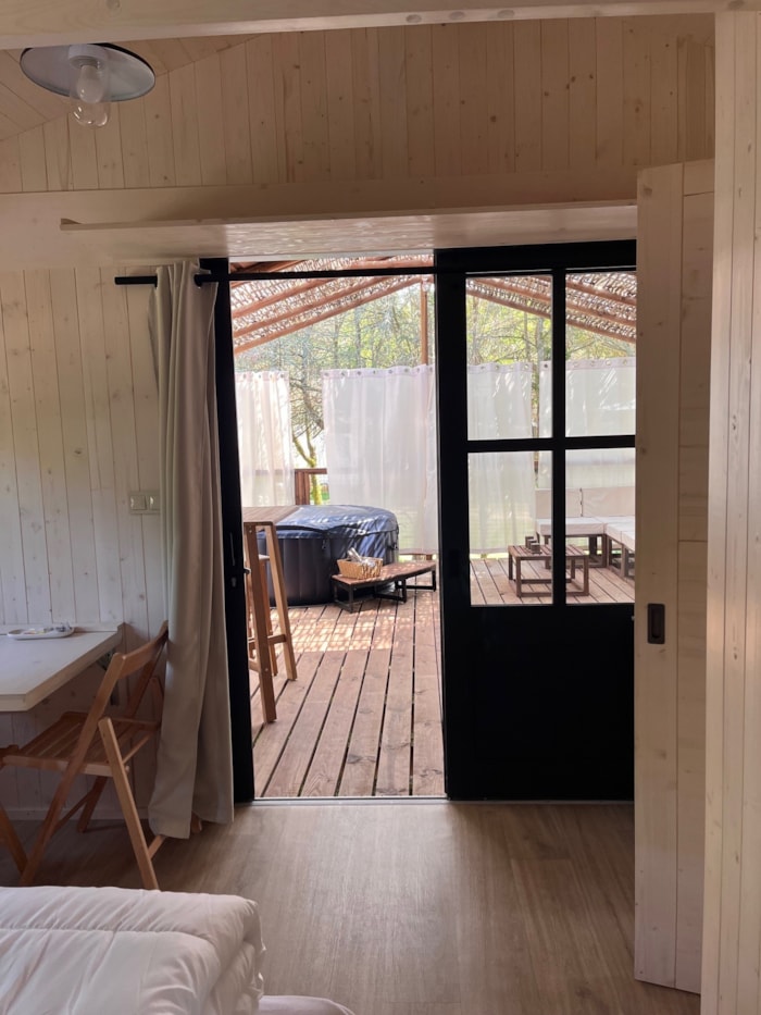 Cabane De Charme Avec Jacuzzi - 18 M² - 1 Chambre 2 Pers