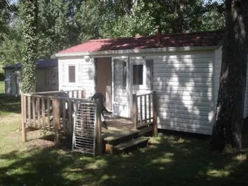 Mietunterkunft - Mobilheim Watipi 2 Schlafzimmer 2 Erwachsene 2 Kinder - Camping Le Pontillou