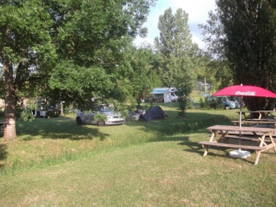 PACKAGE Pitch for 2 people: Tent + Vehicle + 10A electricity