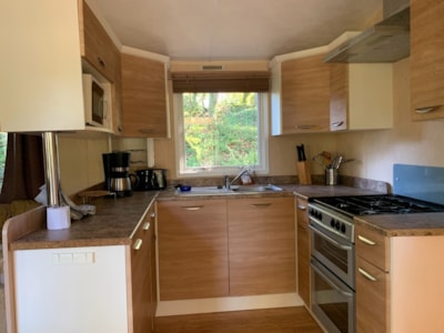 COTTAGE Mobile Home: 1 Suite + 1 Bedroom - Fireplace - TV - Large Refrigerator
