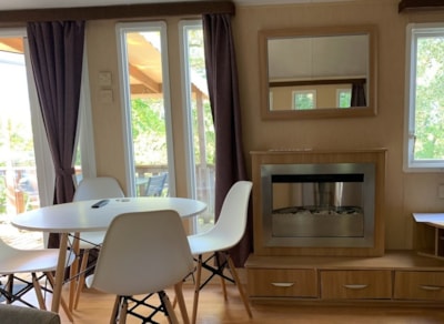 COTTAGE Mobile Home: 1 Suite + 1 Bedroom - Fireplace - TV - Large Refrigerator