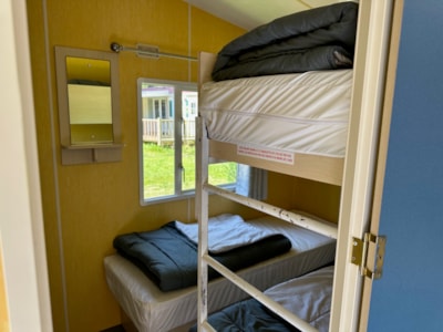 BLUE-BIRD Mobile Home: 2 bedrooms - 2 adults + 3 children - Large refrigerator - Terrace