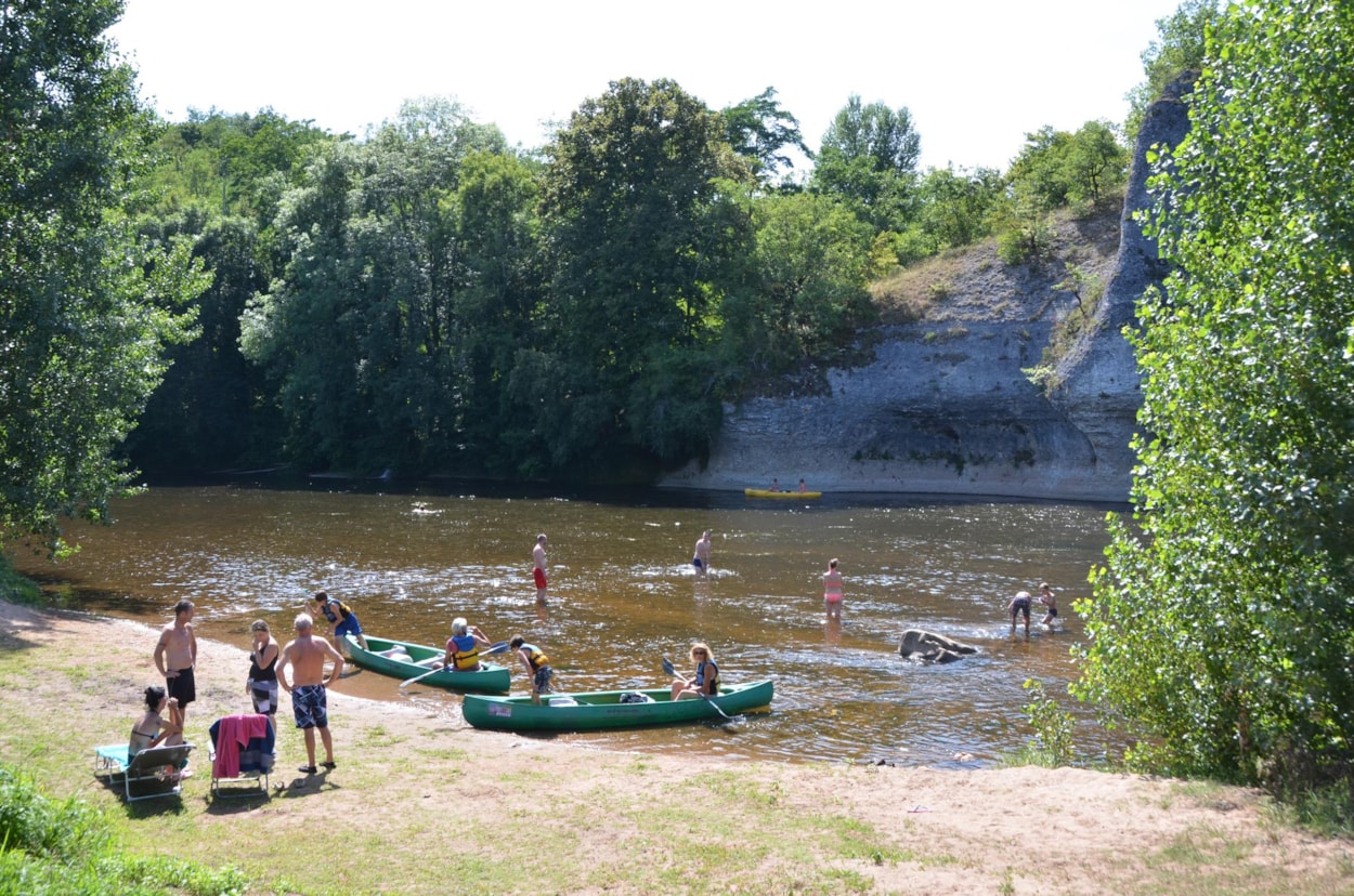 CAMPING Paradis Le Rocher De La Granelle