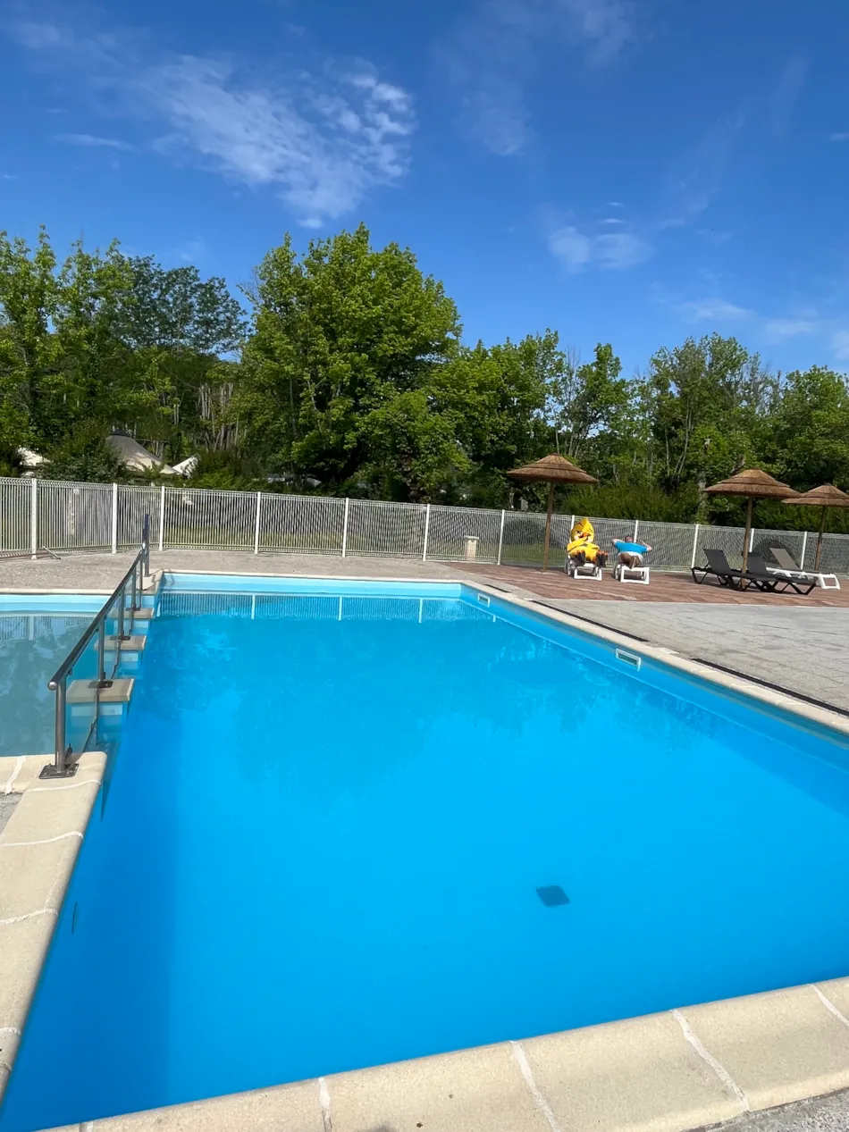 CAMPING Paradis Le Rocher DE LA Granelle