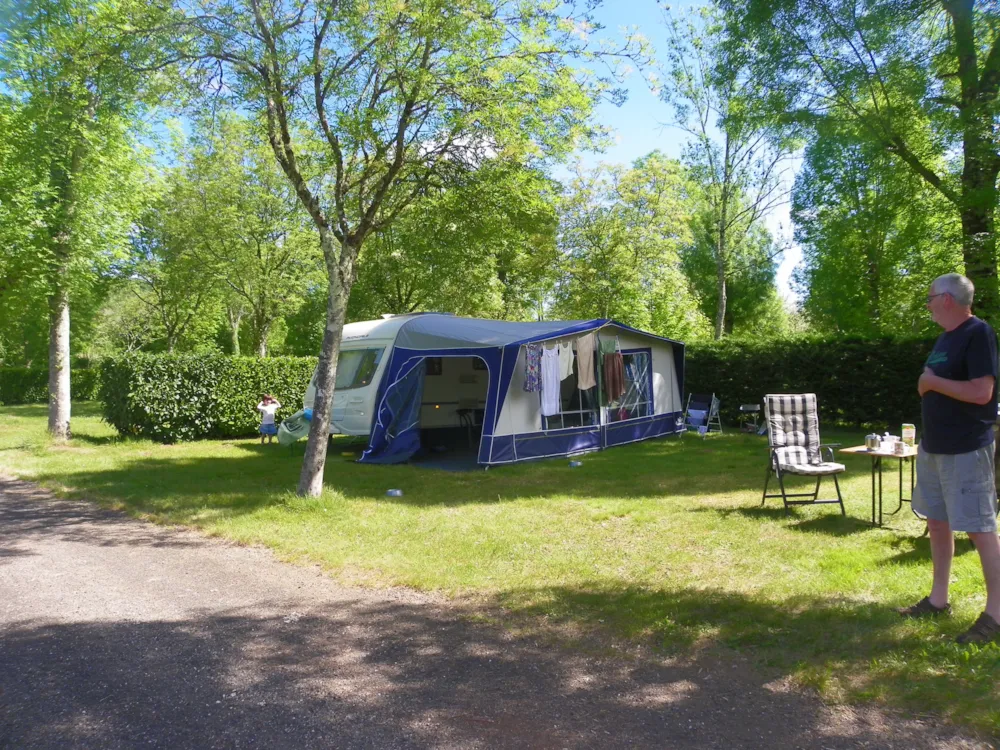 Campingplatz mit electricite 80 zu 100 m²