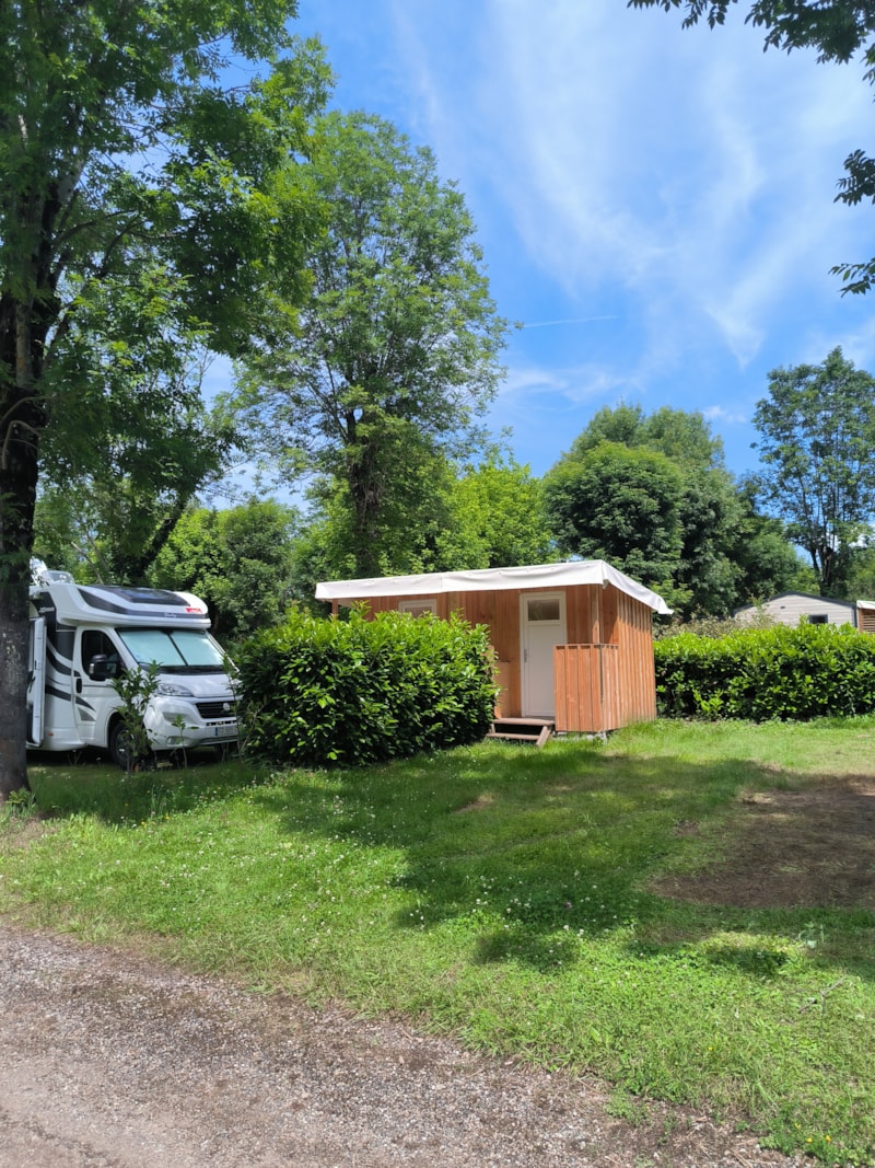Large pitch with private sanitary in front of the river