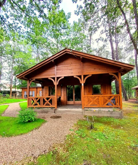 Accommodation - Chalet Luxe 2 Bedrooms + Master Suite - Les Cottages en Périgord