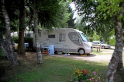 Emplacement - Forfait Emplacement Confort Camping-Car - Domaine Les Bans
