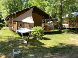Location - Tente Safari Avec Salle De Bain - 2 Chambres - Camping Lestaubière