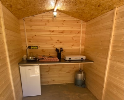 PREMIUM pitch: car + tent or caravan + electricity