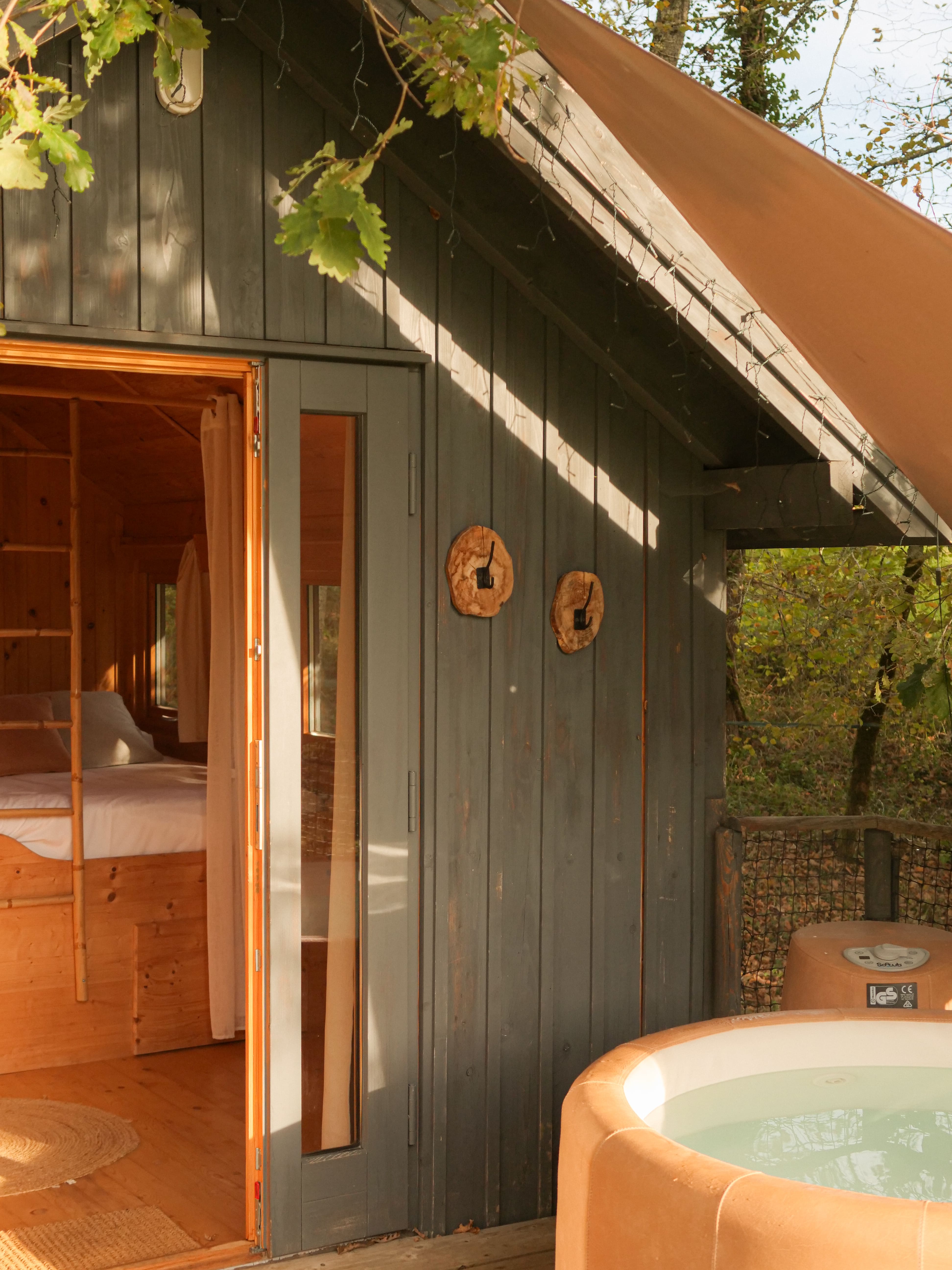 Location - Cabane La Pradela- Jacuzzi Privé - Domaine Périgord Vacances