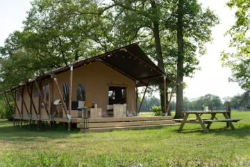 Accommodation - Safari Tent Sleeps 5 - Le Plein Air des Bories