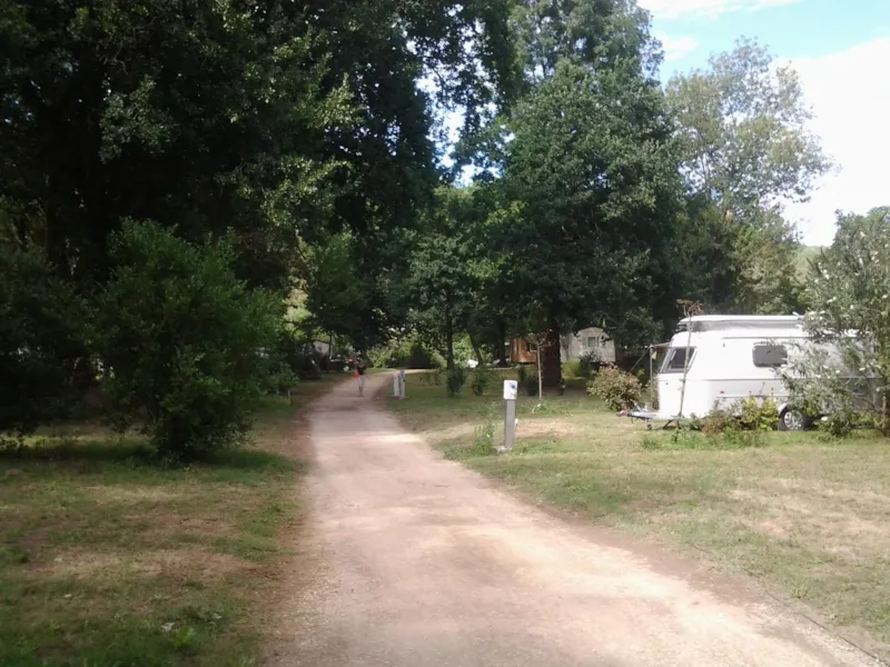 Emplacement Avec 1 Voiture