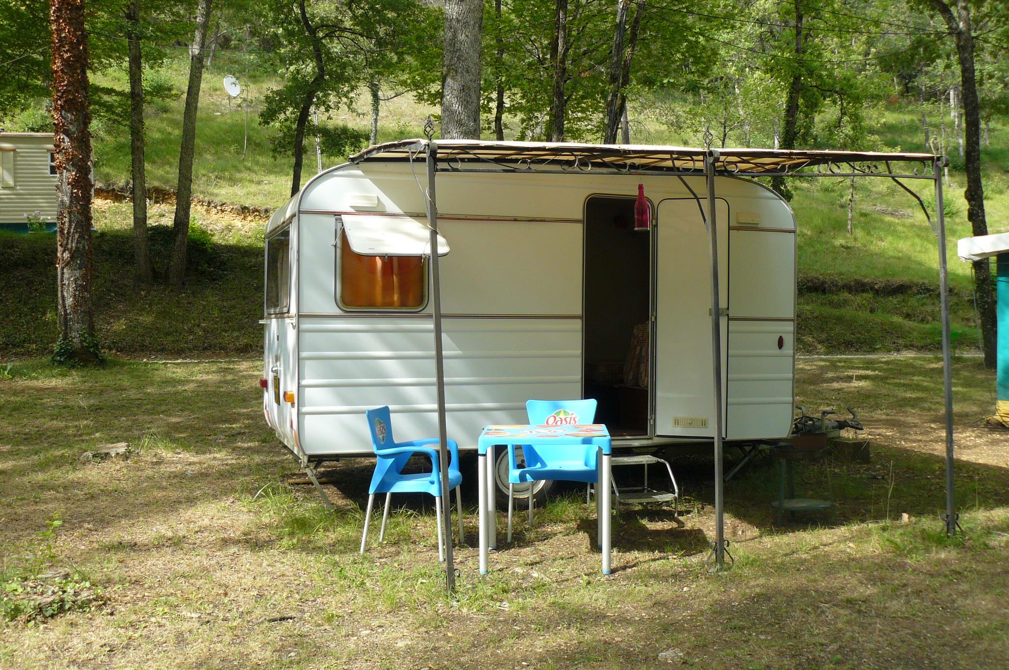 Location - Caravane Sans Sanitaires - Camping Le Roc de Lavandre