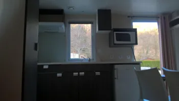 Accommodation - Mobilhome 1 Chambre - 2 Personnes - Camping Le Roc de Lavandre